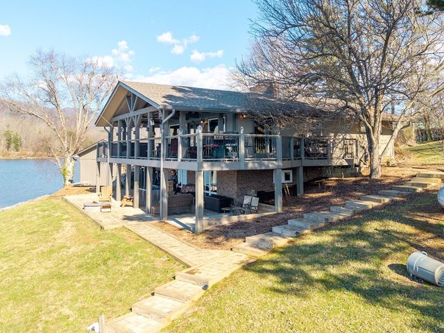 314 Kilpatrick Point Drive, Hayesville, NC 28904