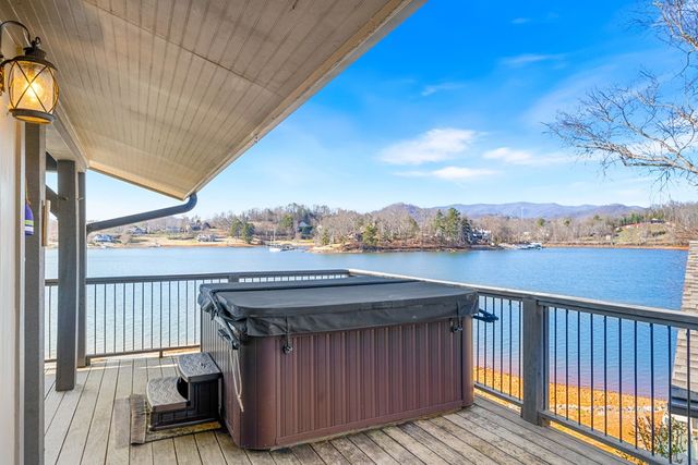 314 Kilpatrick Point Drive, Hayesville, NC 28904