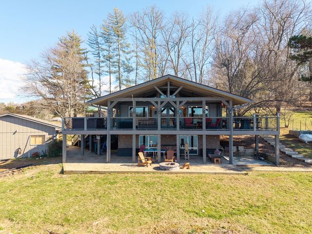 314 Kilpatrick Point Drive, Hayesville, NC 28904
