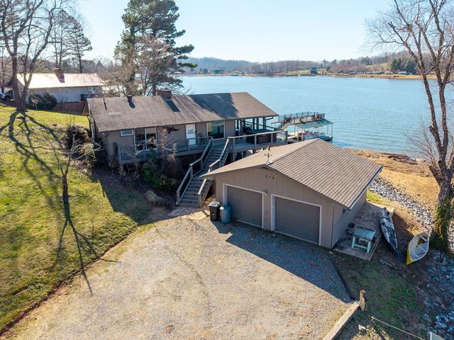 314 Kilpatrick Point Drive, Hayesville, NC 28904