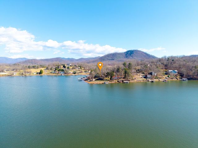 314 Kilpatrick Point Drive, Hayesville, NC 28904