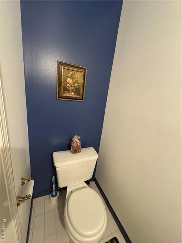 3621 Weeburn, Ann Arbor, MI 48108