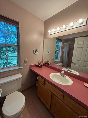 3621 Weeburn, Ann Arbor, MI 48108