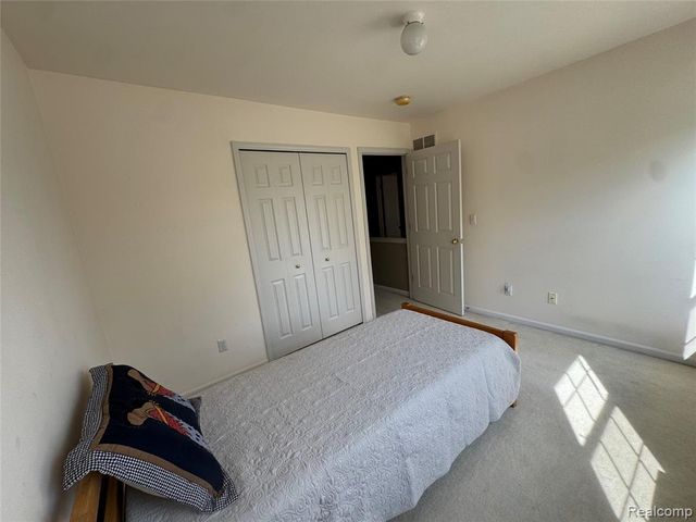 3621 Weeburn, Ann Arbor, MI 48108