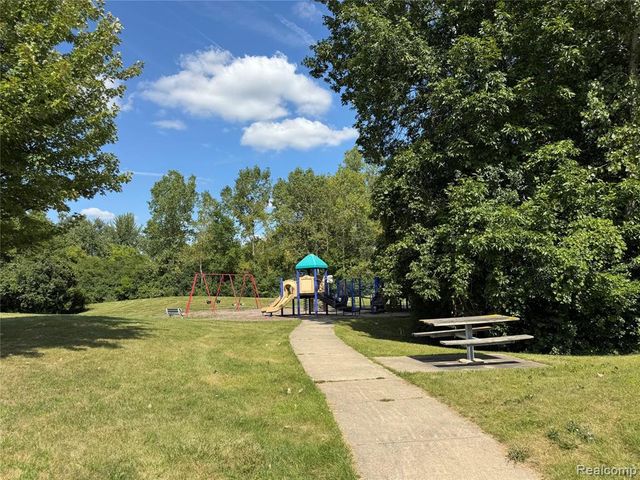 3621 Weeburn, Ann Arbor, MI 48108