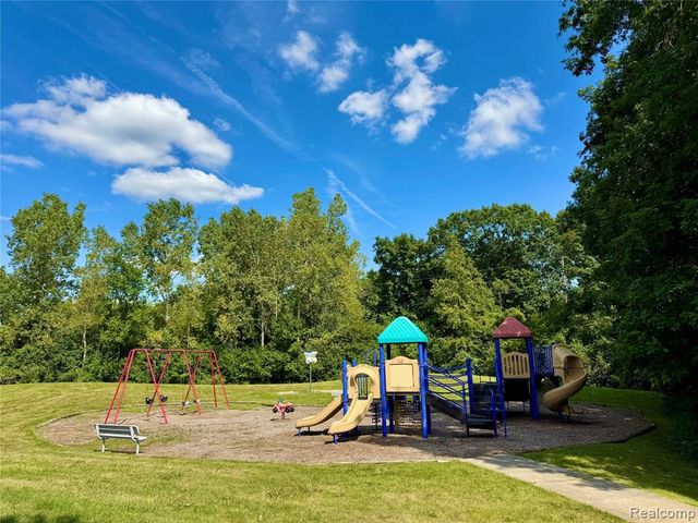3621 Weeburn, Ann Arbor, MI 48108