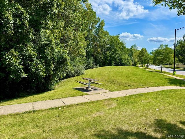 3621 Weeburn, Ann Arbor, MI 48108