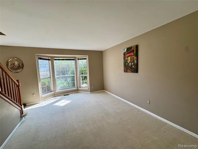 3621 Weeburn, Ann Arbor, MI 48108