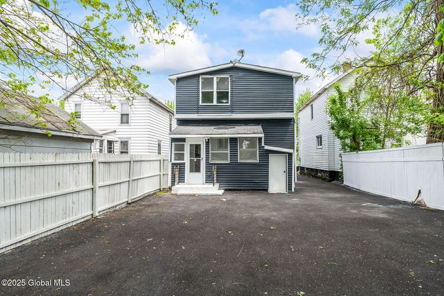 1684 Lake Boulevard, Schenectady, NY 12304
