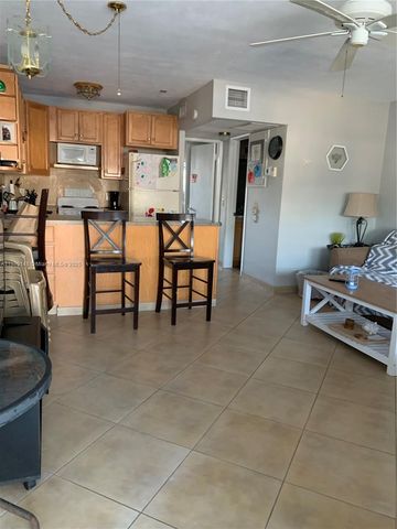 322 Taylor St 2D, Hollywood, FL 33019
