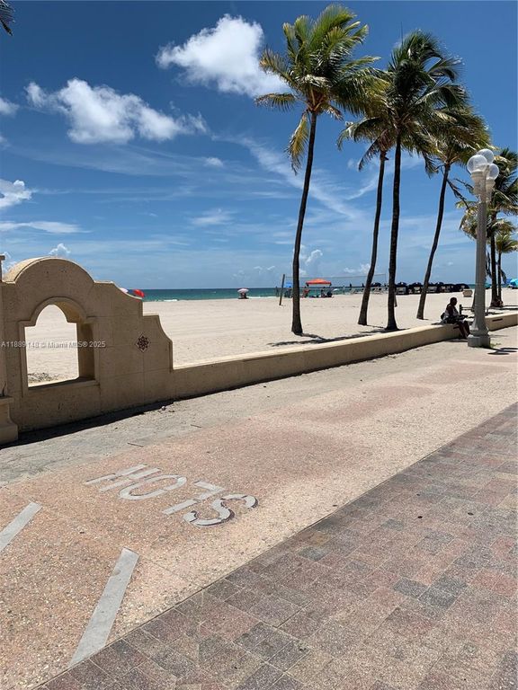 322 Taylor St 2D, Hollywood, FL 33019