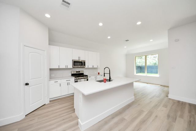 14380 Zion Gate Crossing, Conroe, TX 77384