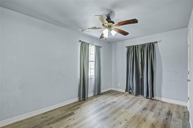 127 Huisache Street, Lake Jackson, TX 77566