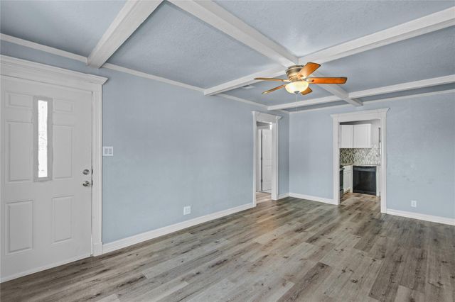 127 Huisache Street, Lake Jackson, TX 77566