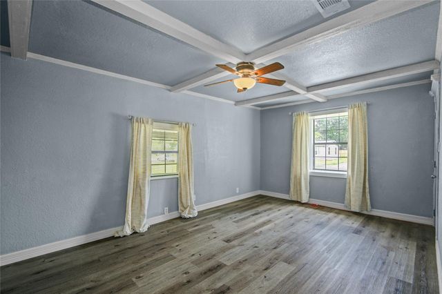 127 Huisache Street, Lake Jackson, TX 77566