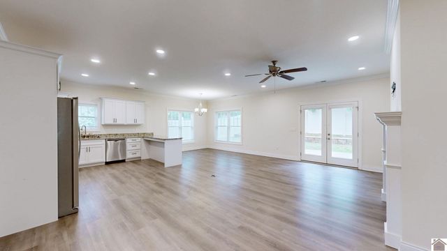 251 Hunter’s Ridge Dr., Paducah, KY 42001