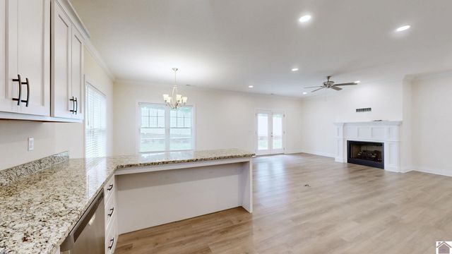 251 Hunter’s Ridge Dr., Paducah, KY 42001