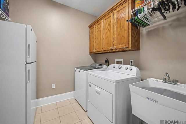 26177 Whispering Pines Ave, Denham Springs, LA 70726