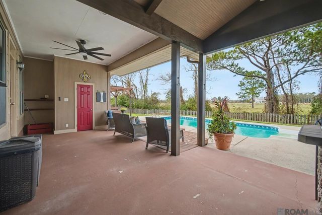 26177 Whispering Pines Ave, Denham Springs, LA 70726