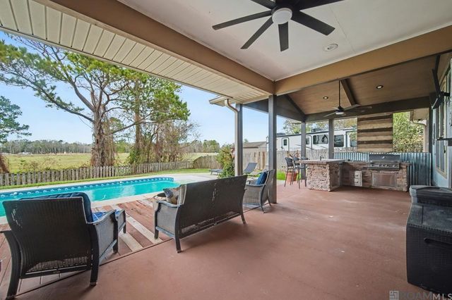 26177 Whispering Pines Ave, Denham Springs, LA 70726