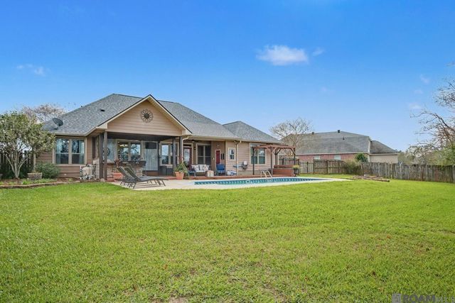 26177 Whispering Pines Ave, Denham Springs, LA 70726