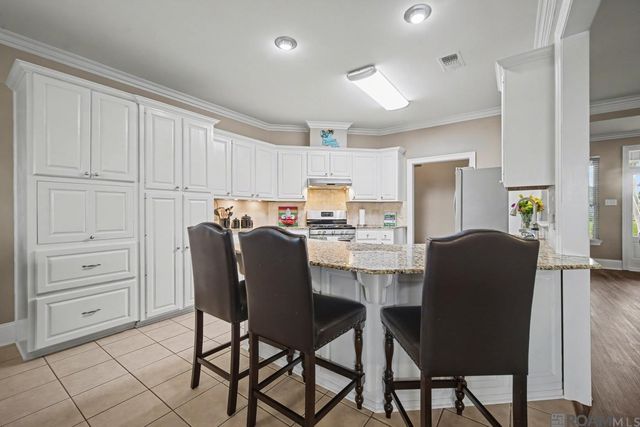 26177 Whispering Pines Ave, Denham Springs, LA 70726