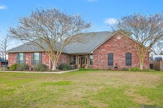 26177 Whispering Pines Ave, Denham Springs, LA 70726