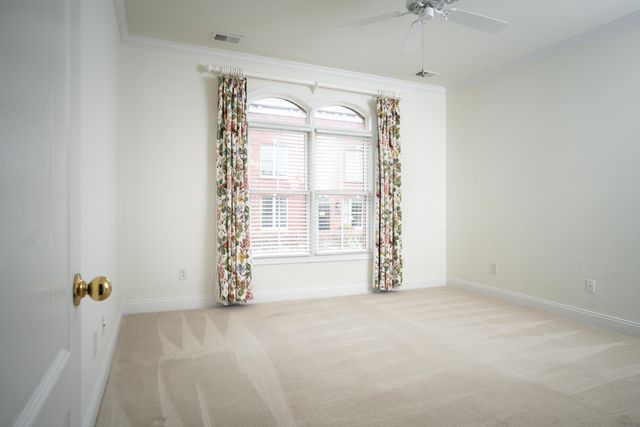 916 Village Green Avenue, Lexington, KY 40509