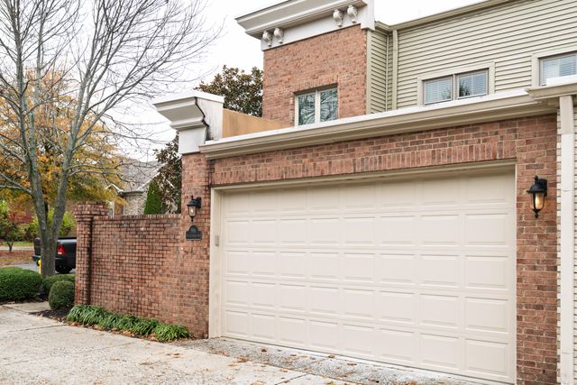 916 Village Green Avenue, Lexington, KY 40509