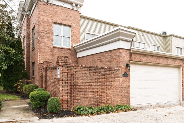 916 Village Green Avenue, Lexington, KY 40509