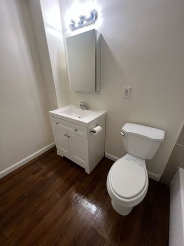 11 Lilley Ave, Lowell, MA 01850