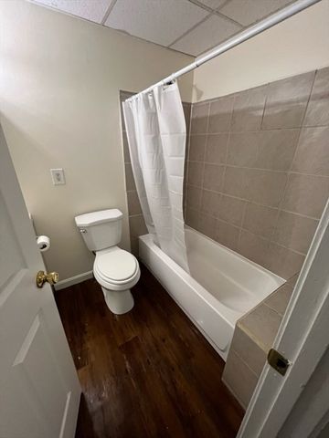 11 Lilley Ave, Lowell, MA 01850