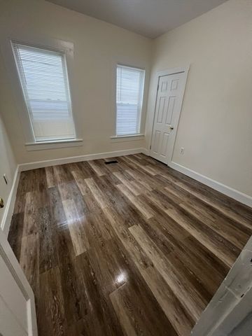 11 Lilley Ave, Lowell, MA 01850