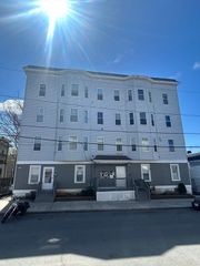 11 Lilley Ave, Lowell, MA 01850