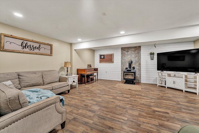 180 Thompson Ridge CIR, Ferrum, VA 24088