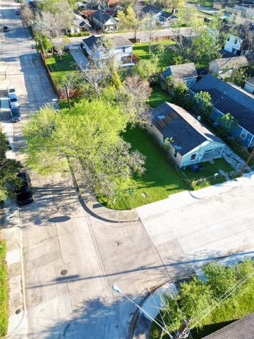 1525 Nomas Street, Dallas, TX 75212