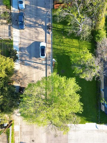 1525 Nomas Street, Dallas, TX 75212