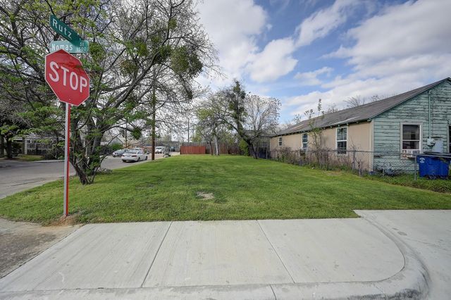 1525 Nomas Street, Dallas, TX 75212