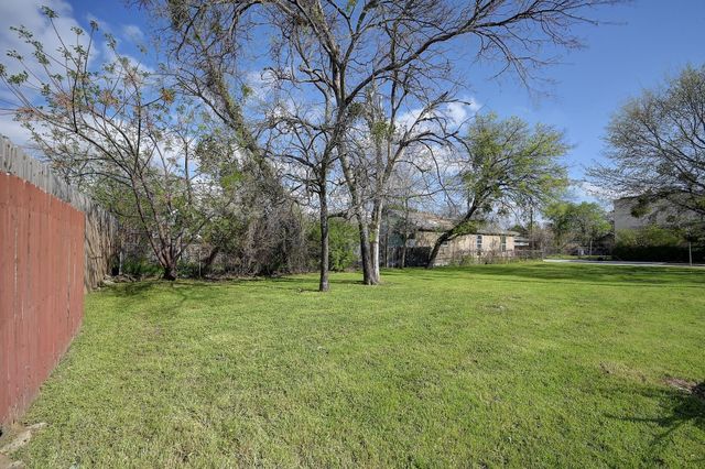 1525 Nomas Street, Dallas, TX 75212
