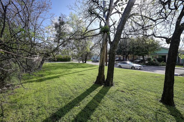 1525 Nomas Street, Dallas, TX 75212