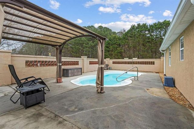 40 L Z Jackson Road, Bowdon, GA 30108