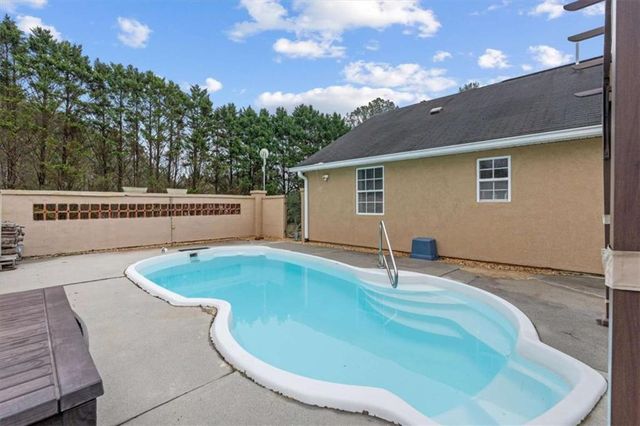 40 L Z Jackson Road, Bowdon, GA 30108