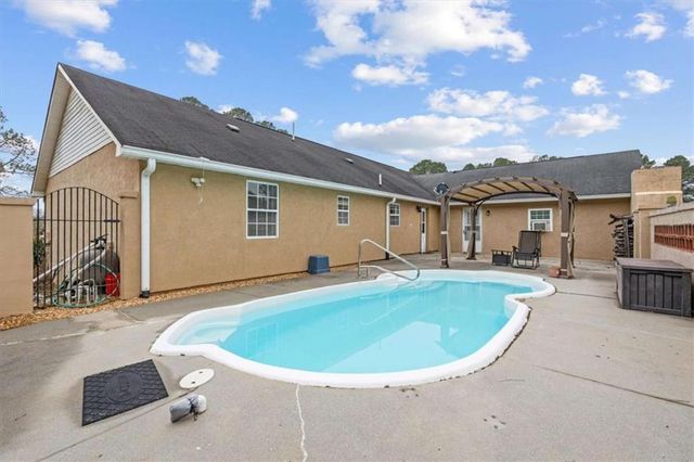 40 L Z Jackson Road, Bowdon, GA 30108