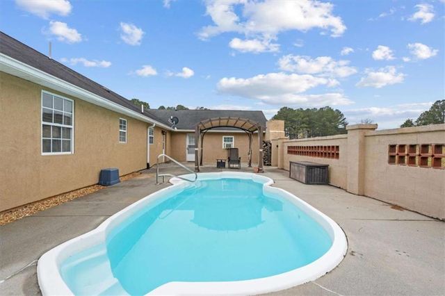 40 L Z Jackson Road, Bowdon, GA 30108