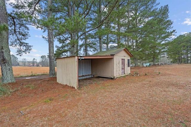 40 L Z Jackson Road, Bowdon, GA 30108