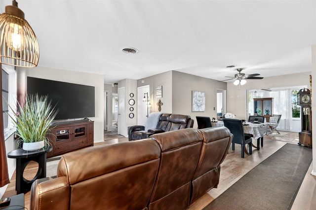 405 W SEMINOLE DRIVE, Venice, FL 34293