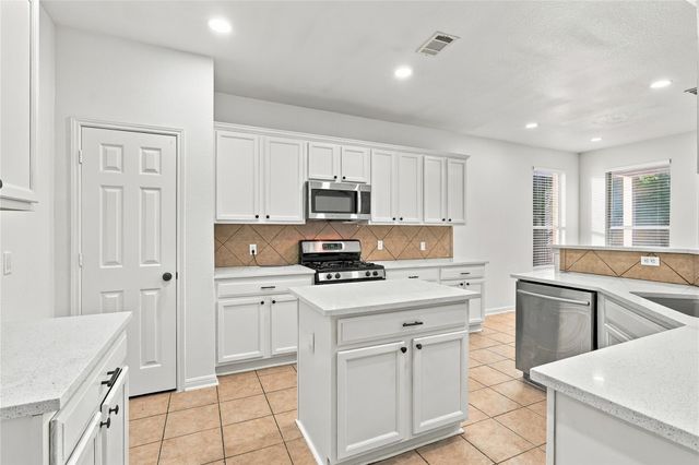 21008 Hallbrook LN, Pflugerville, TX 78660