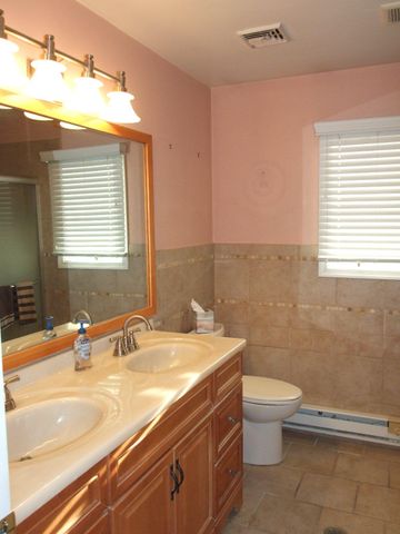 106 JUNIPER DR, Levittown, PA 19056
