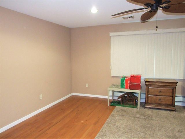106 JUNIPER DR, Levittown, PA 19056