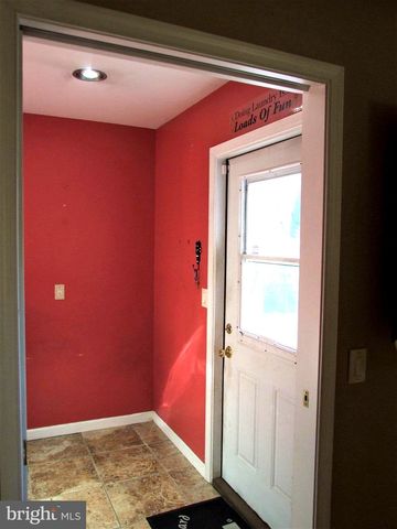 106 JUNIPER DR, Levittown, PA 19056